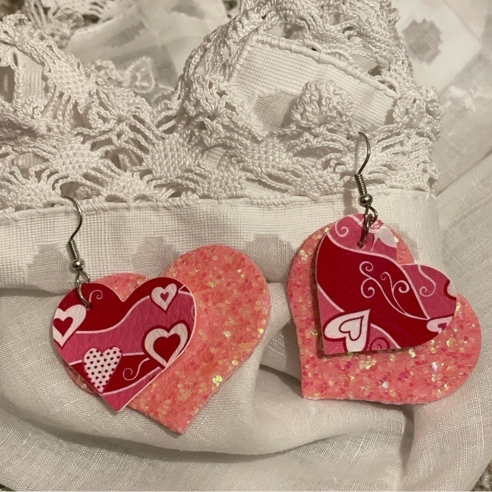 💕 Pink Sparkly Earrings